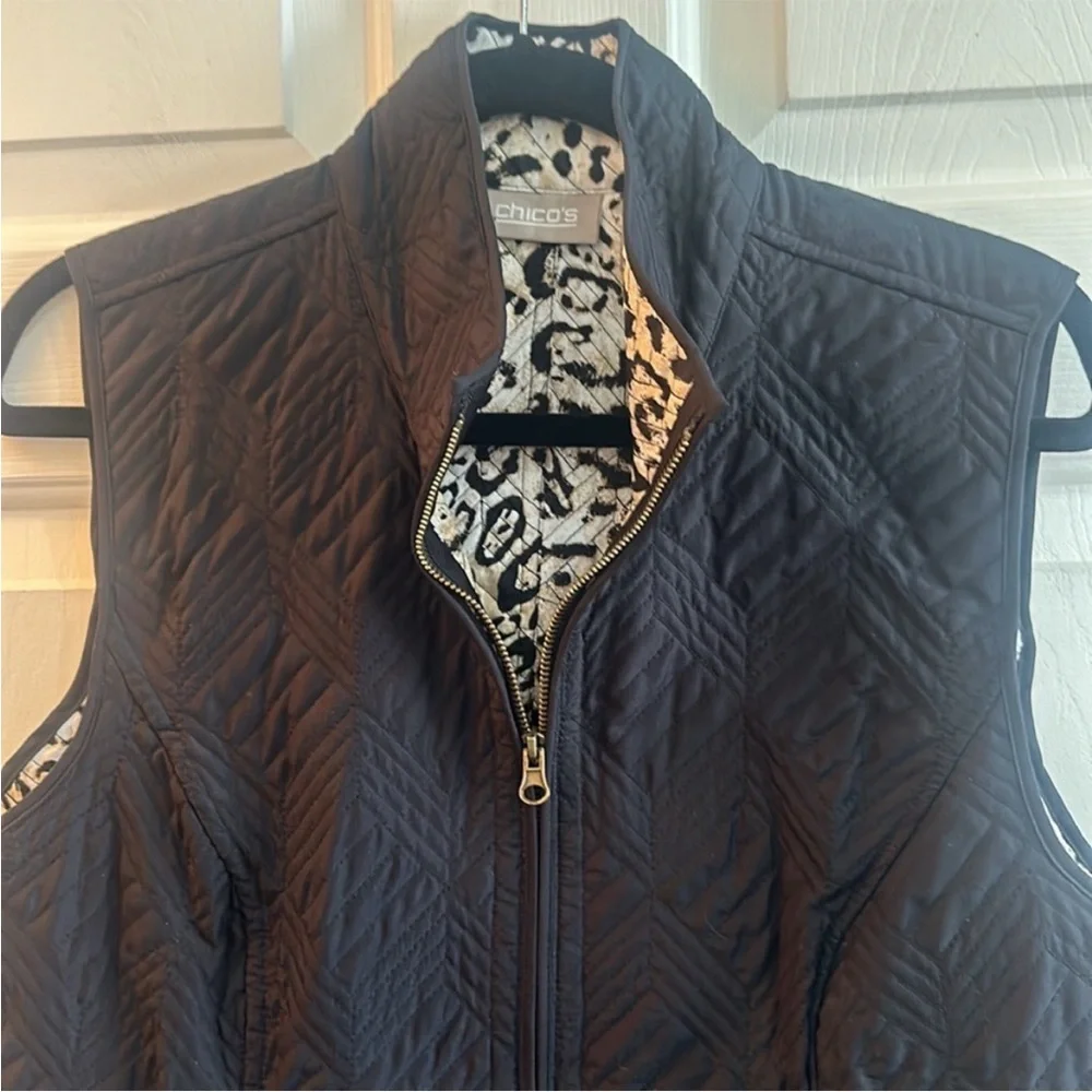 Chico’s Black Light Vest Animal Print Interior Sz 2 Nice w/Dress Shirt & Scarf